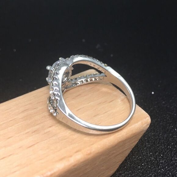 NEW! Dainty “Capella” 925 Crescent Moon Ring 🌙 - Picture 4 of 7